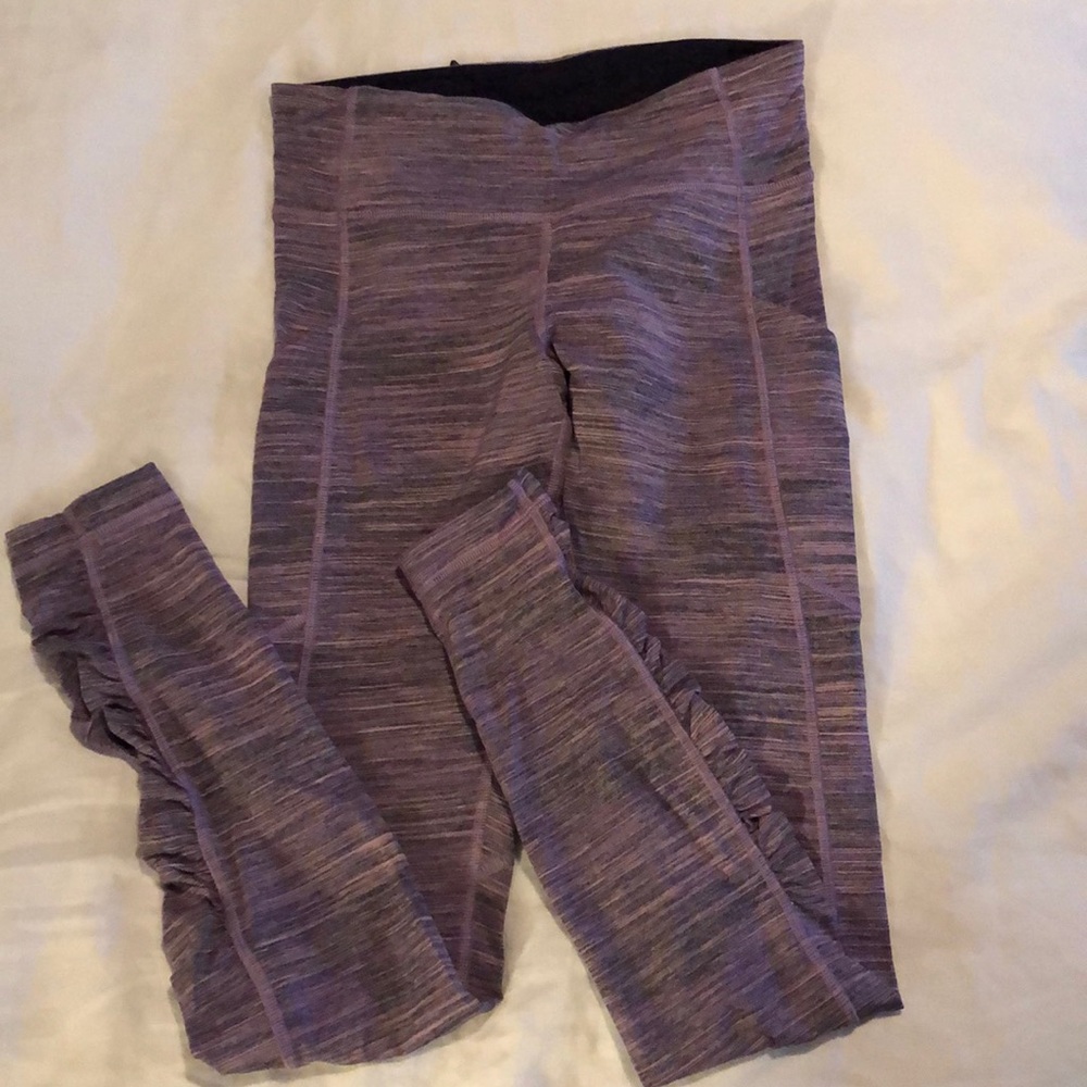 Lululemon 7/8 purple ruched leggings